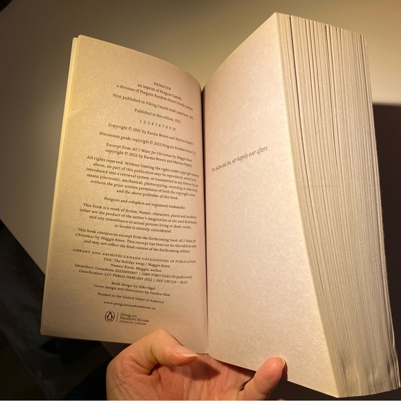 The Holiday Swap by Maggie Knox. Paperback. - Picture 5 of 8